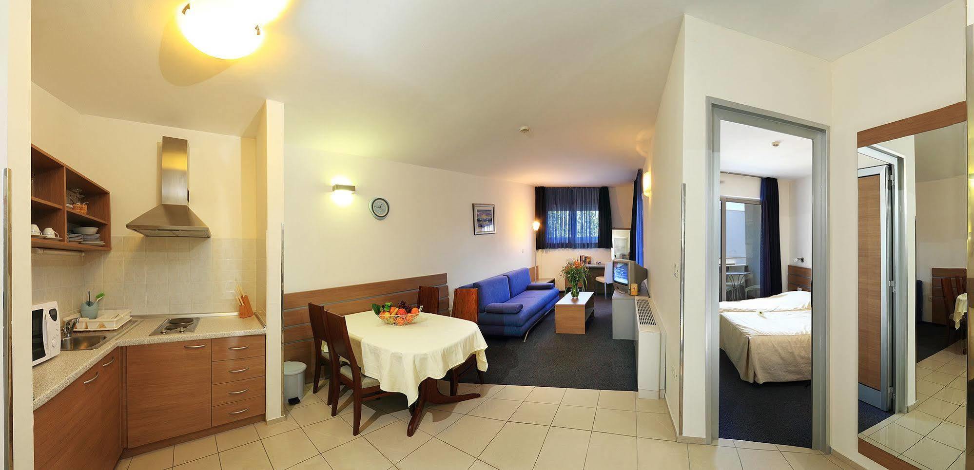 Apartmani Marija Postira Zewnętrze zdjęcie